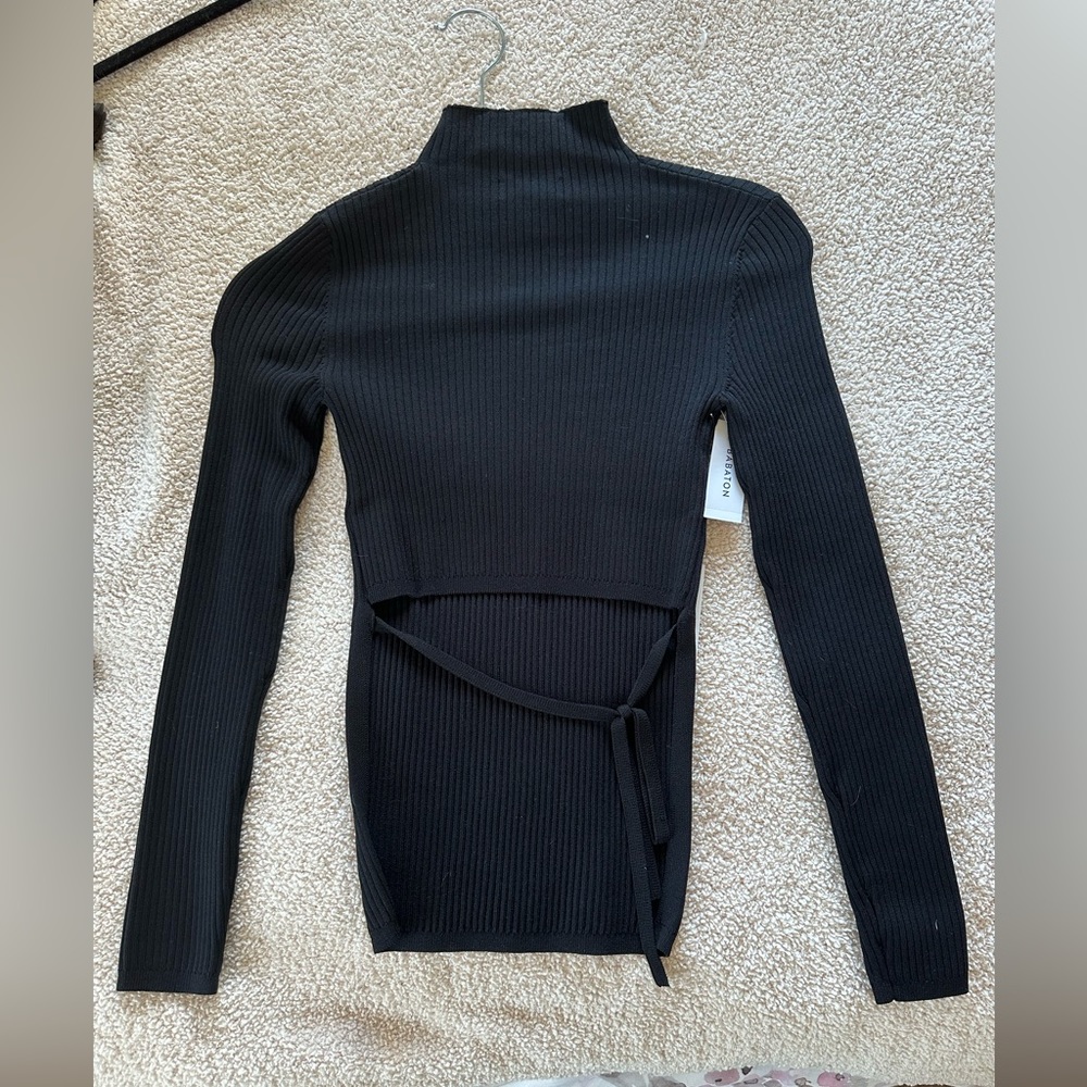 Aritzia Barton Sculpt Knit Top with Open Back - Picture 3 of 3